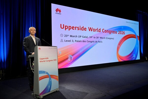 John Cai, President of Router Domain, Huawei Data Communication Product Line, delivering a speech