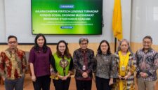 Akademisi & Praktisi Sektor Keuangan Ibrahim K. Rohman, Direktur Eksekutif AFPI Yasmine M. Sembiring, Direktur Keuangan AdaKami Valentina Juveline, Deputi Direktur Pengawasan Usaha Pembiayaan Berbasis Teknologi OJK Anjar Sumarjati, Kepala Kajian Transformasi Digital & Studi Perilaku LPEM FEB UI Prani Sastiono, Direktur Kelompok Spesialis Riset & Widyaiswara OJK Institute Ida R. Sipahutar & Kepala LPEM FEB UI Chaikal Nuryakin, dalam konferensi pers Diseminasi Kajian Dampak Fintech Lending Terhadap Kondisi Sosial Ekonomi Masyarakat: Studi Kasus AdaKami.