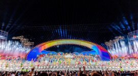 Suasana Pertunjukan Langsung Lagu Tema Pembukaan