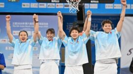 Pada 29 April, tim China sebagai juara tampil dalam upacara penyerahan medali. Foto: Guo Cheng/Xinhua