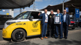 Petr Cajka, Sales & Marketing Director Europe, Giti Tire; Rainer Zietlow; Lena Kuhlmann, Official Adjudicator, Guinness World Records; Lars Krause, Head of Sales & Marketing, VWCV.